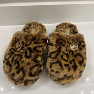 Michael Kors - Leopard size 8 slippers